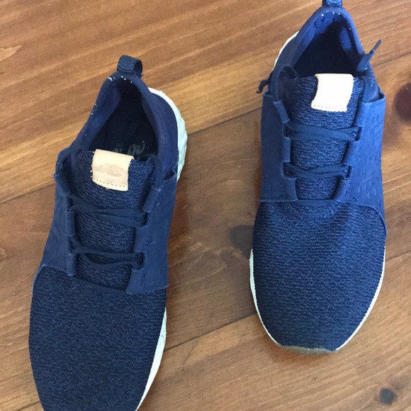 New Balance Sneakers - Picture 2 of 3